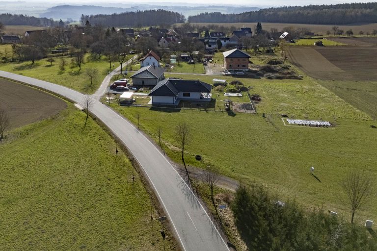 Prostorný stavební pozemek – Ostašovice, Lično