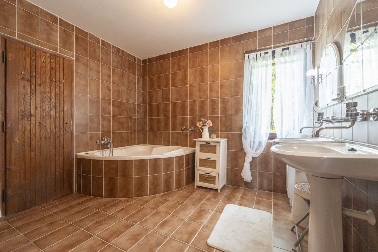 Rodinný dům s garáží – U Drachtinky, Hlinsko